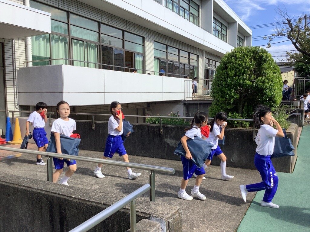 小中高合同避難訓練01.jpg
