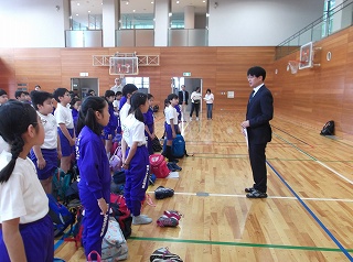 4年生体験学習1日目①.jpg